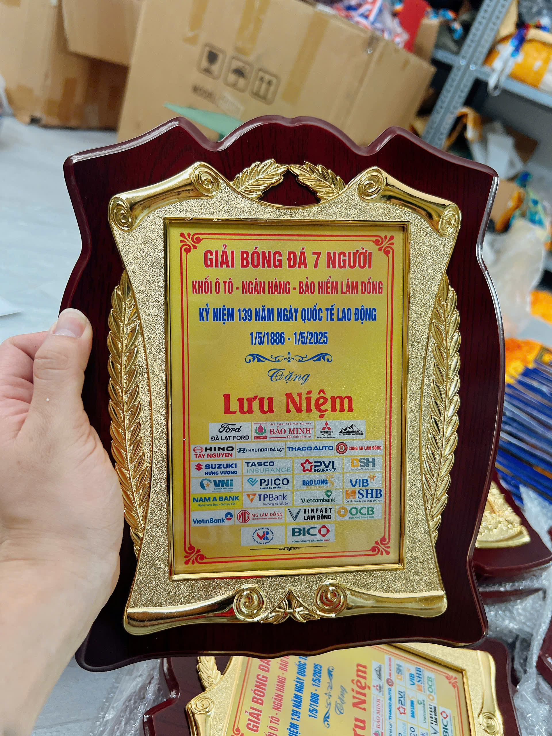 Kỷ Niệm Chương Gỗ 02