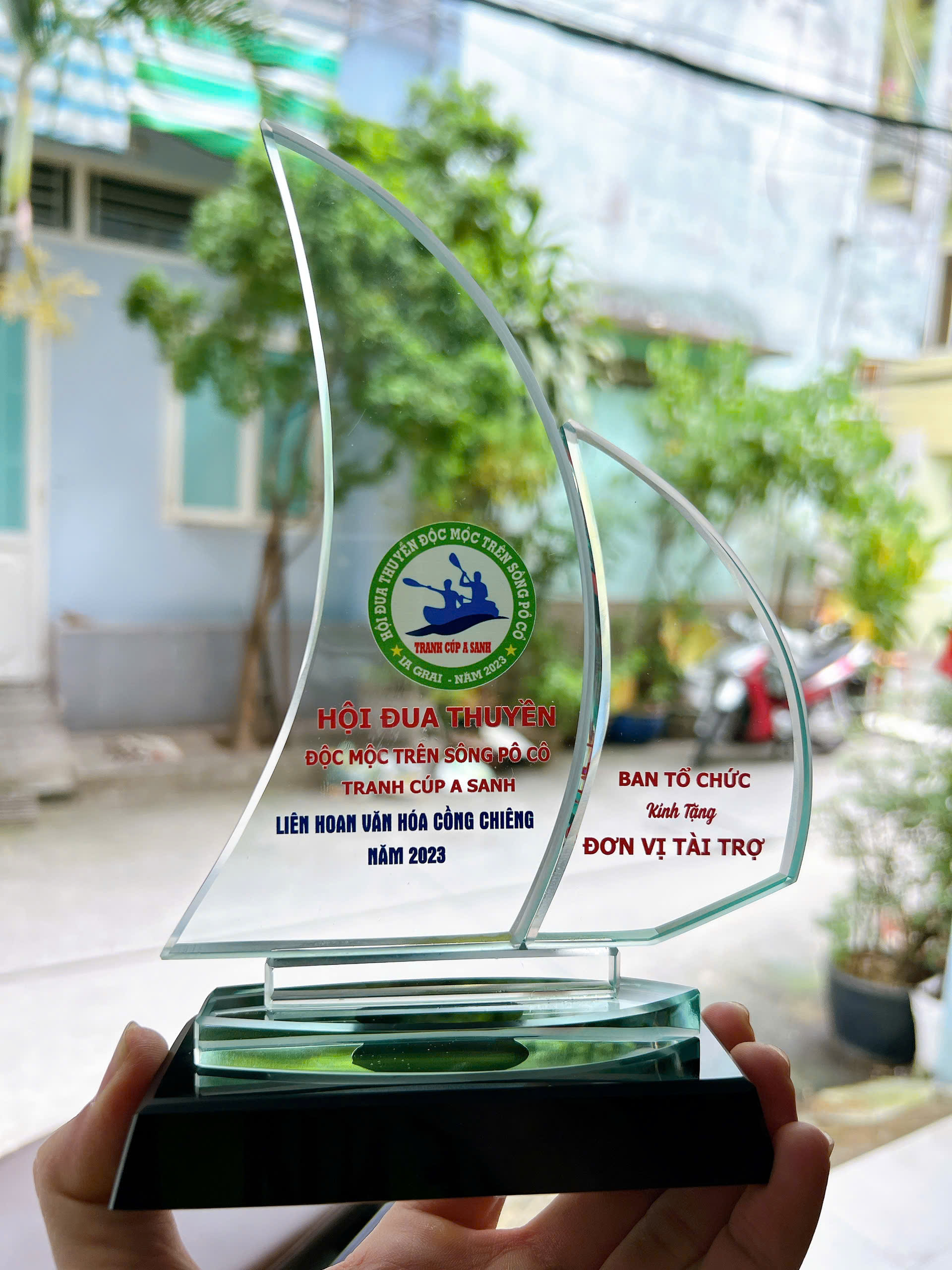 Cúp Thủy Tinh Thuyền Bườm